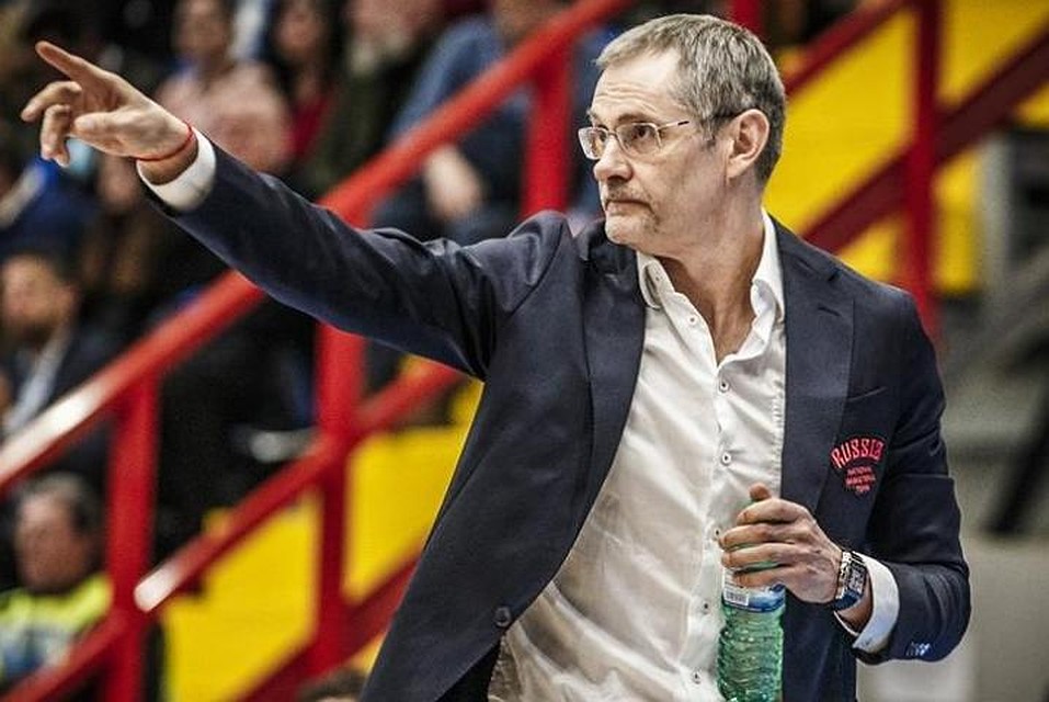 Главный тренер сборной Сергей Базаревич. Фото: fiba.basketball