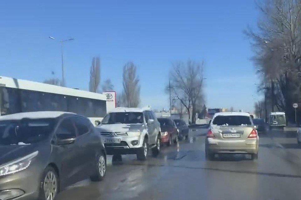 В Липецке в первый рабочий день на улице Папина обошлось без пробок