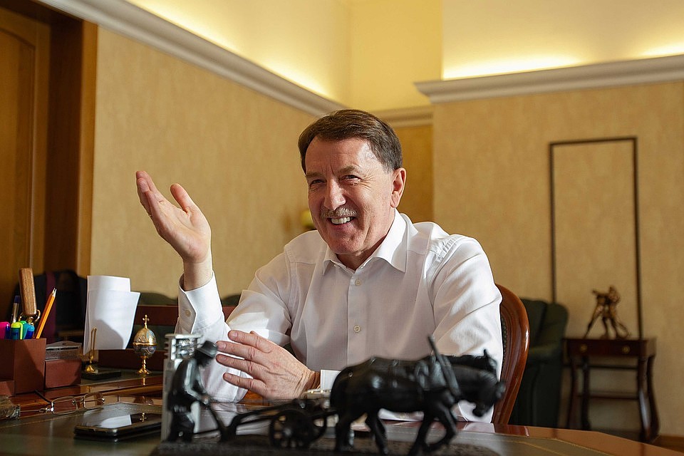 Алексей Гордеев дал интервью накануне своего дня рождения.