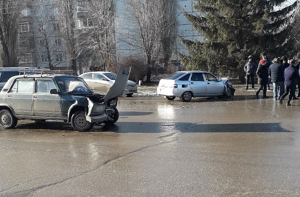 Авария в Балаково. Фото сайта probalacovo.ru