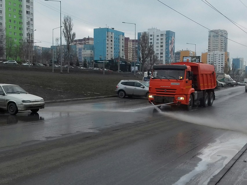 На следующей неделе рабочие начнут мыть Московское шоссе ФОТО: АСАДО