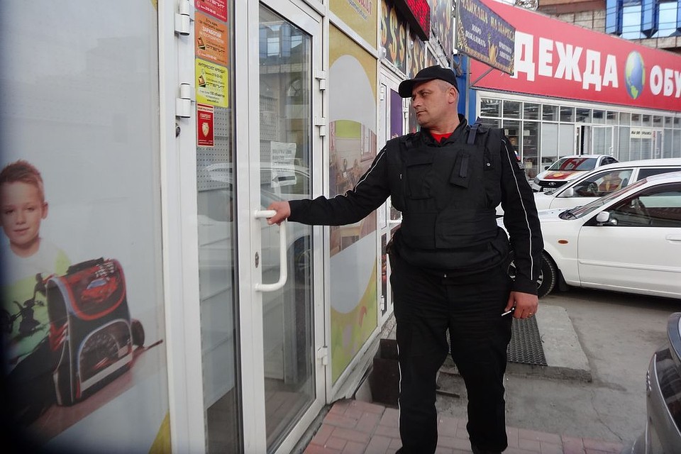 Дебошира задержала охрана. Фото: Агентство Безопасности ГВАРДИЯ