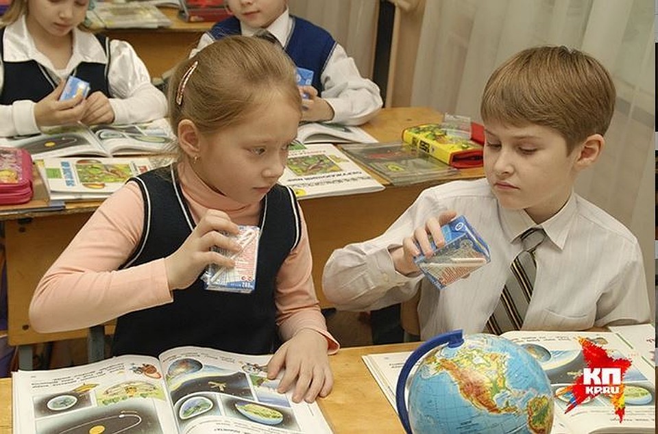 Задача родителей - привить детям бытовую культуру и научить заботиться об окружающей среде. Фото: Архив "КП".