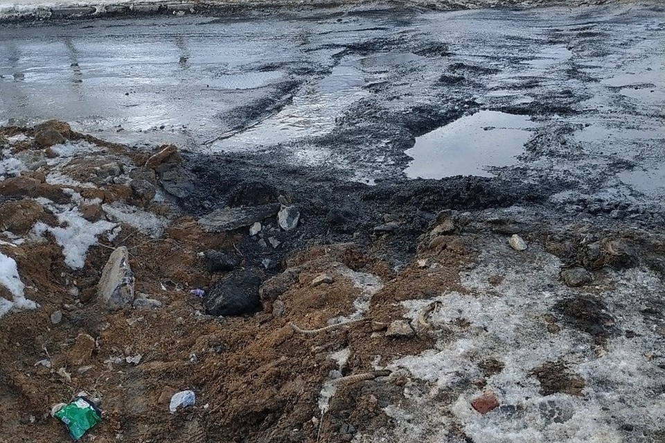 ПО раскисшей весенней грязи не пройдет ни враг, ни друг! Фото: группа "ОНФ Челябинск | Online" vk.com