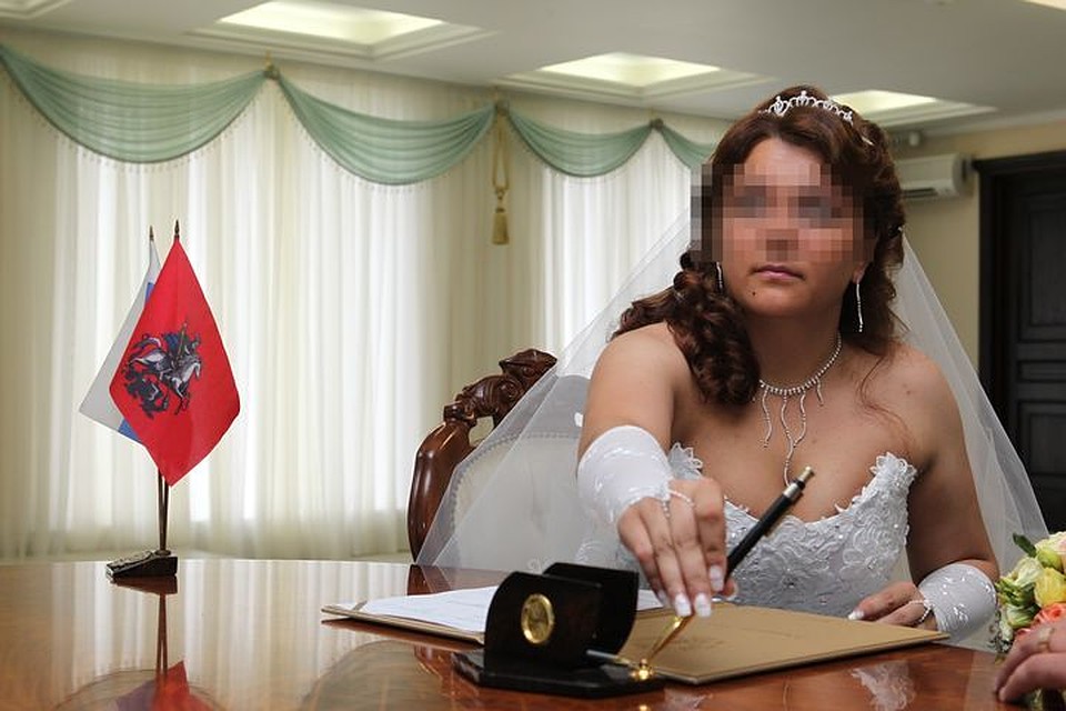 Сибирячки спорят, а надо ли выходить замуж или так сойдет.