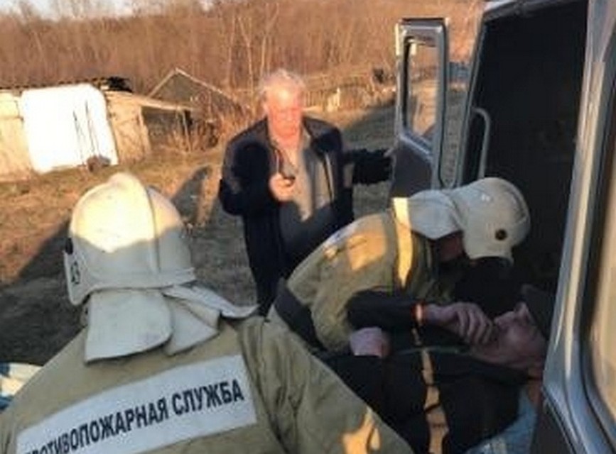 В ликвидации пожара принимали участие 12 человек, четыре единицы техники
