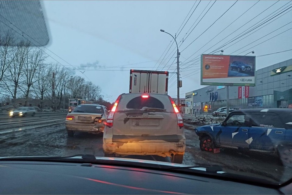 Подписчики сообщили о нескольких ДТП в Кировском районе.