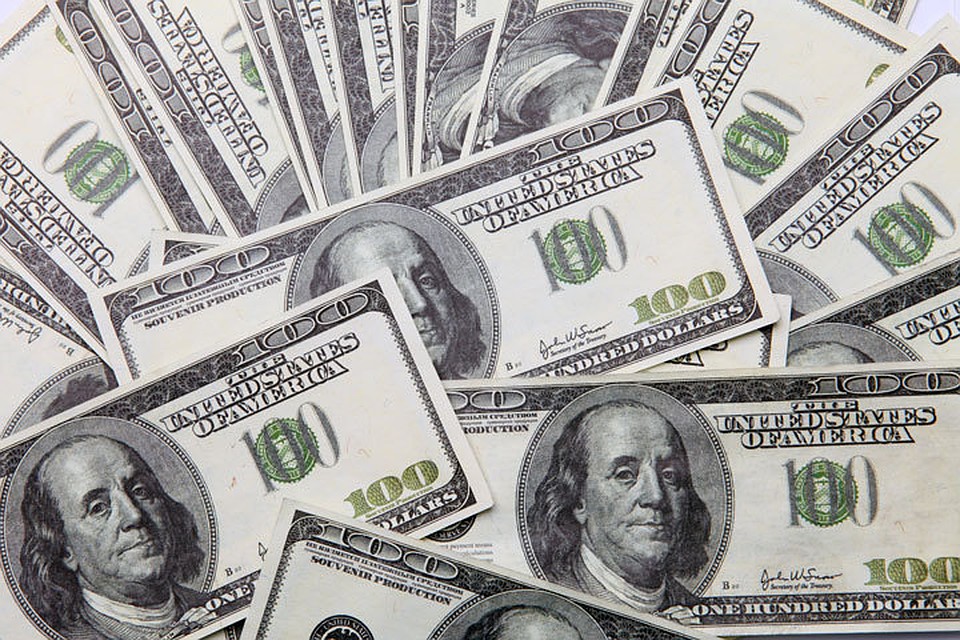 Спрос на американскую валюту накануне резко взлетел.