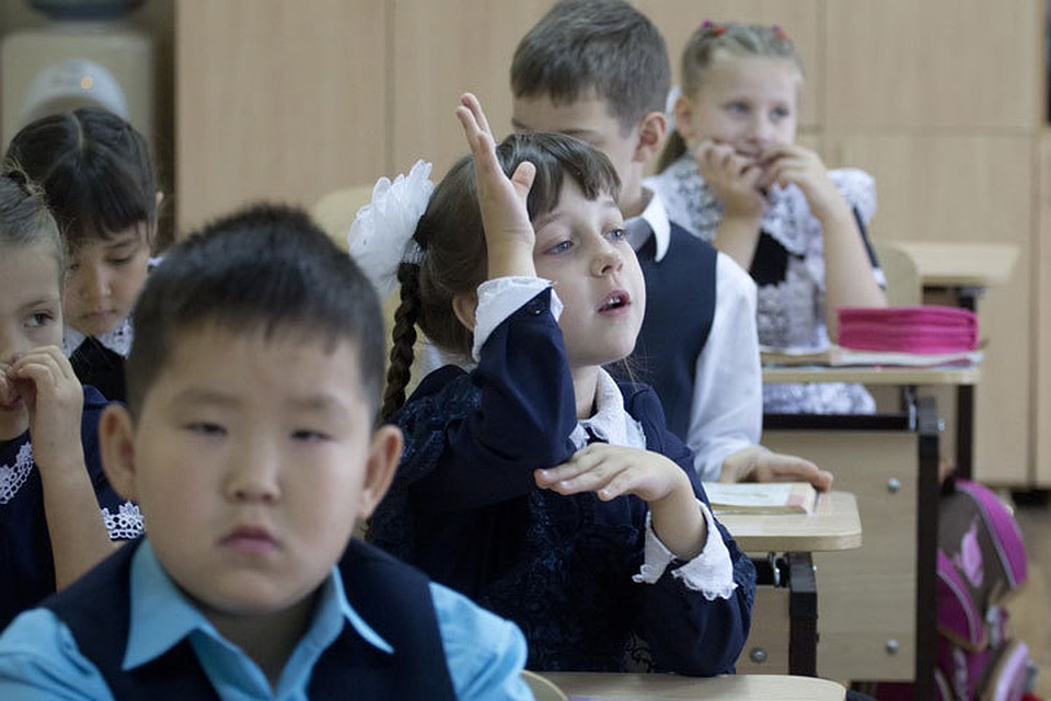 Детям придется учиться дистанционно.