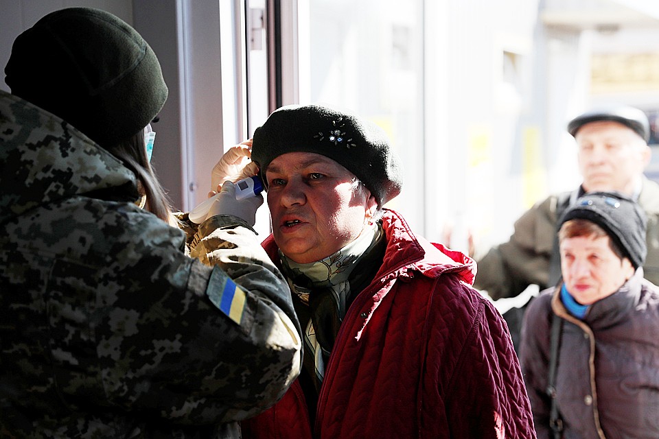 Люди в массе своей испуганы, и никакая серьезная социология сейчас в стране не работает