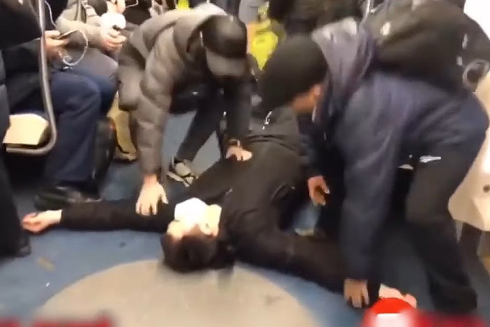 Кадр из одного из фейковых видеороликов по теме коронавируса, создатель которого получил не только осуждение в Youtube, но и повестку в суд.