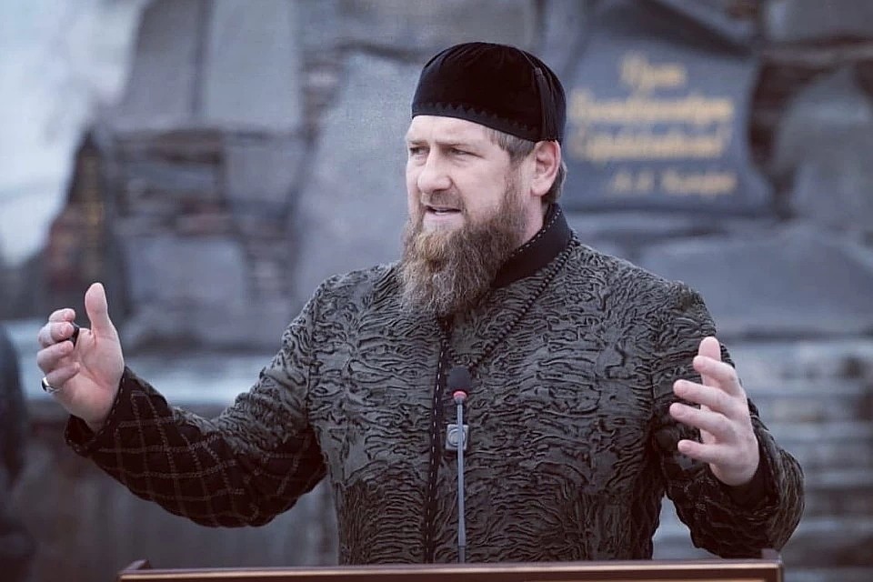 Кадыров требует ограничить общение и прогулки, чтобы избежать распространения инфекции