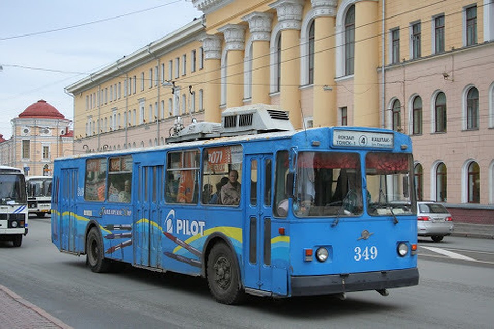 Пассажиров в транспорте стало заметно меньше.