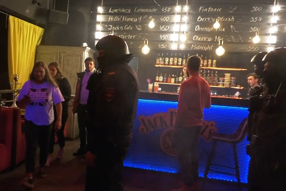 В Рязани полиция закрыла ночной клуб Iron Bee Bar.