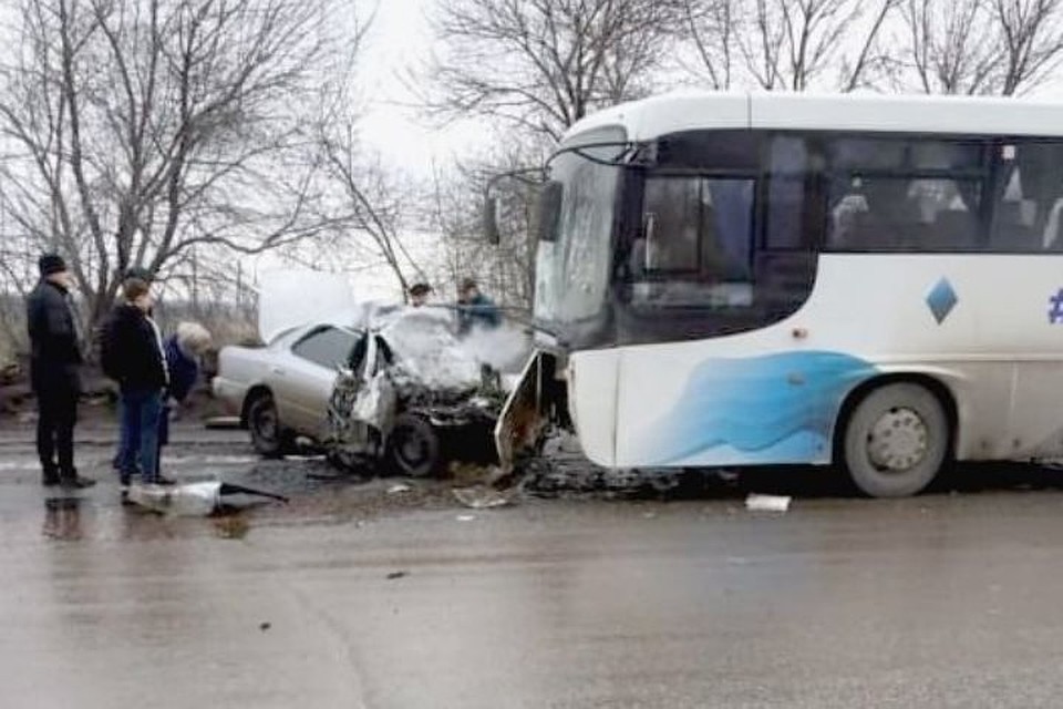 Прокуратура начала проверку обстоятельств ДТП с тремя погибшими в Кузбассе. Фото: "Инцидент Барнаул"/vk.com