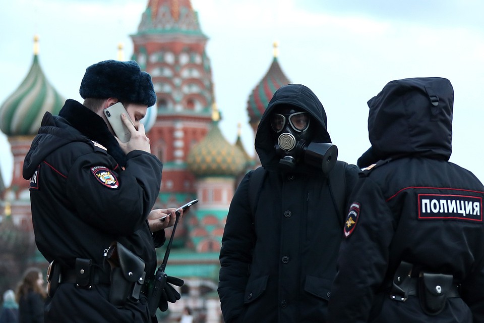 Правоохранители вычисляют распространителей фейков о коронавирусе в Интернете. Фото: Валерий Шарифулин/ТАСС