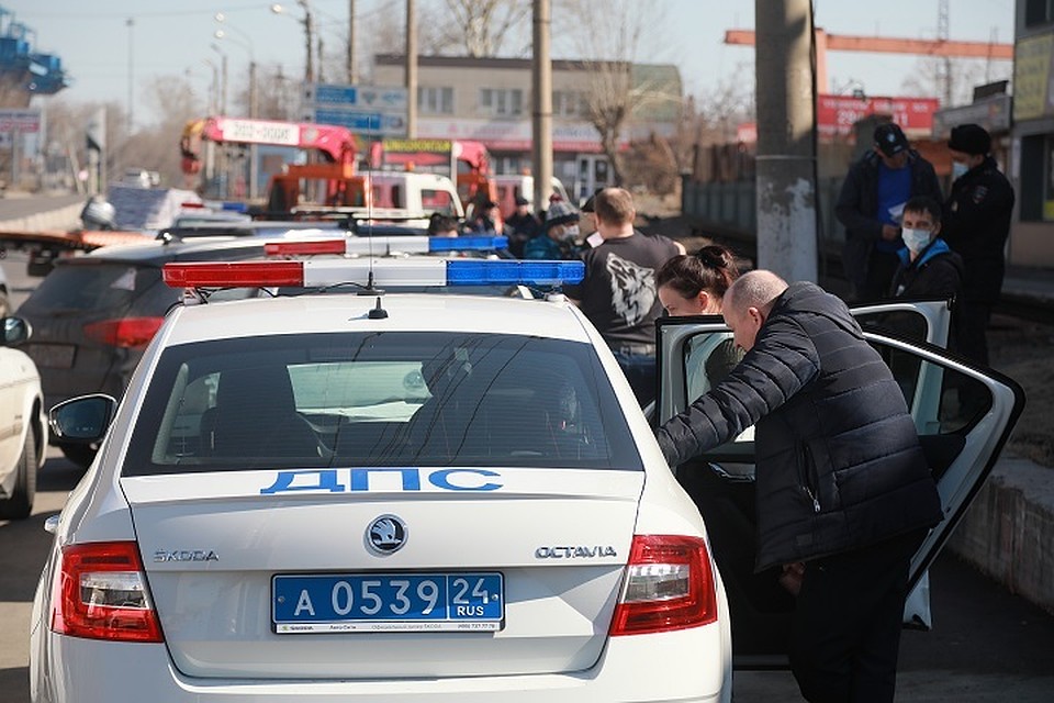 Если вас остановит полиция, нужно иметь при себе объяснительную и паспорт!