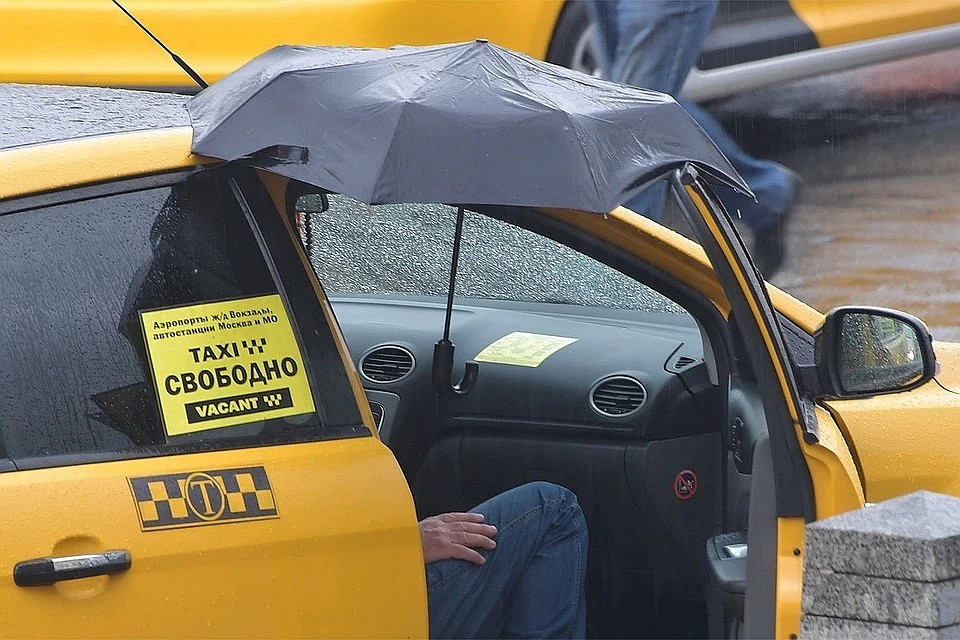 Московские таксисты почти каждый день теряют от 30 до 50 процентов своего заработка