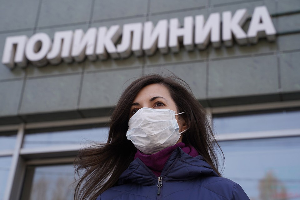 Кто из нас в эти дни не прислушивался с утра к собственному кашлю: «Началось? Или просто пыль нужно протереть и бросить курить наконец?».