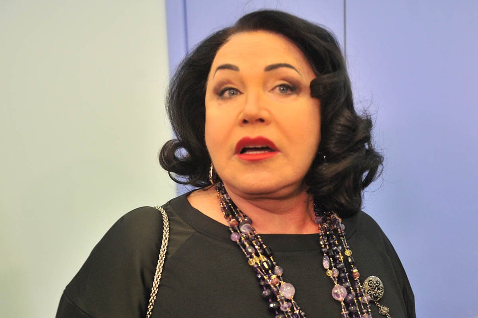 70-летняя певица лежит в закрытом инфекционном боксе