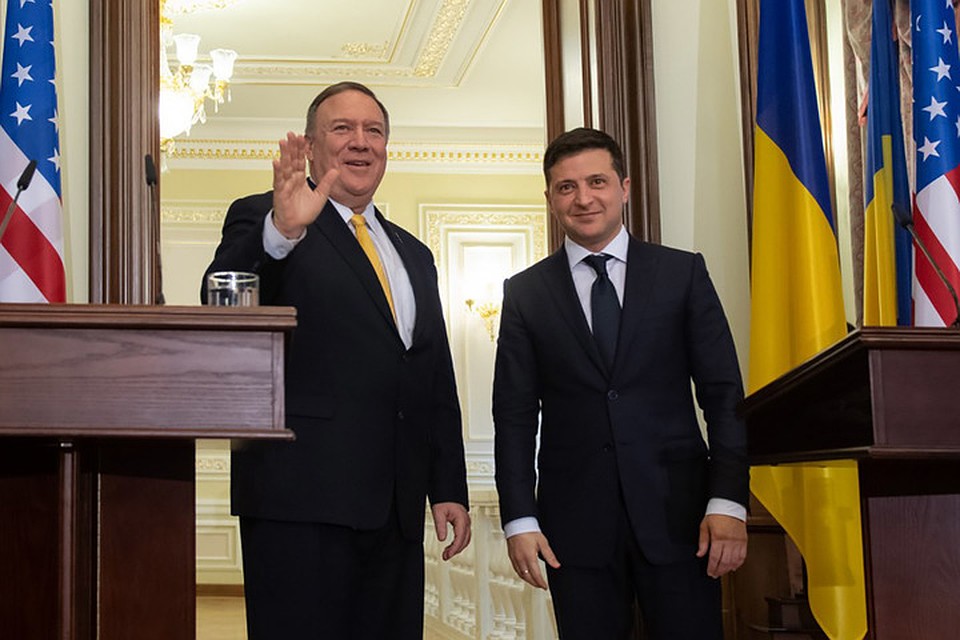 Владимир Зеленский прекрасно понимает, что не стоит просить госсекретаря США Майка Помпео убрать из Украины биолаборатории. Фото: ОПУ