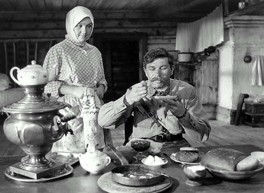 Алла Мещерякова, заслуженная российская артистка, известная актриса театра и кино, умерла 11 мая в возрасте 77 лет. Фото: кадр из фильма "А зори здесь тихие"