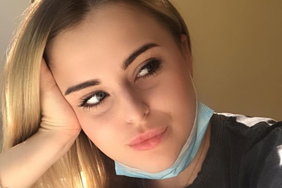 "Маску должны менять каждые 2 часа. Нам выдают одну на сутки. Какой в этом толк?" - пишет Катя.
