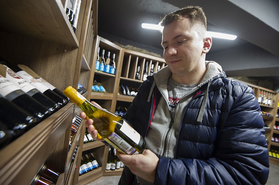 Не пьют, но покупают: жители Финлядии рассказали, зачем им нужно много алкоголя