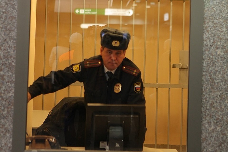 На место происшествия прибыли полицейские
