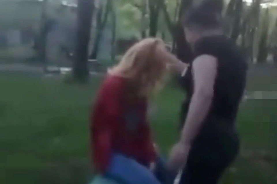 Девушка из Приморья жестоко избила неприятельницу