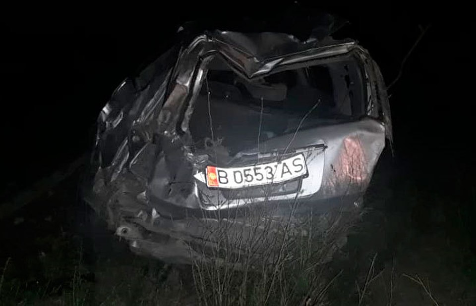 В аварии погибли четверо, еще трое пострадали.