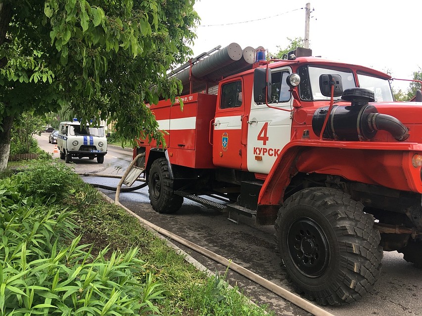 К ликвидации пожара привлекались 16 человек, шесть единиц техники