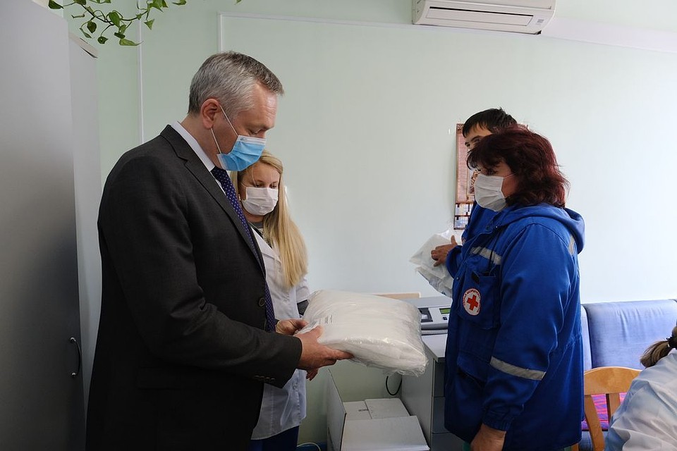 Медики полностью оснащены средствами индивидуальной защиты и укомплектованы всем необходимым для противодействия пандемии. Фото: nso.ru