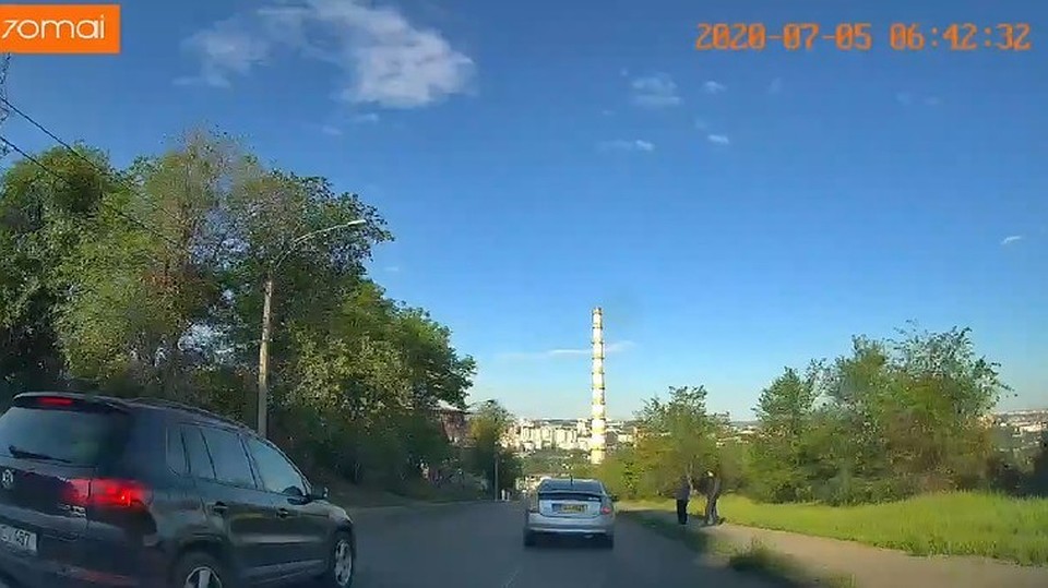 В Кишиневе 22-летнего парня сбила машина, когда он перебегал дорогу в неположенном месте