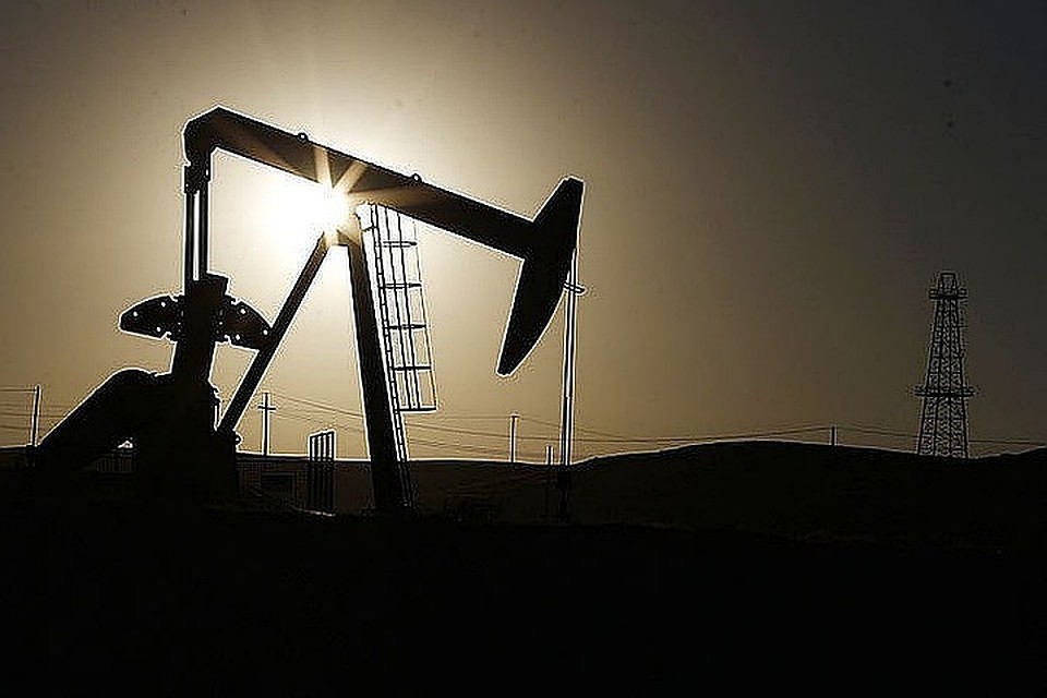 Эксперт рассказал, когда цены на нефть достигнут отметки в 60 долларов за баррель