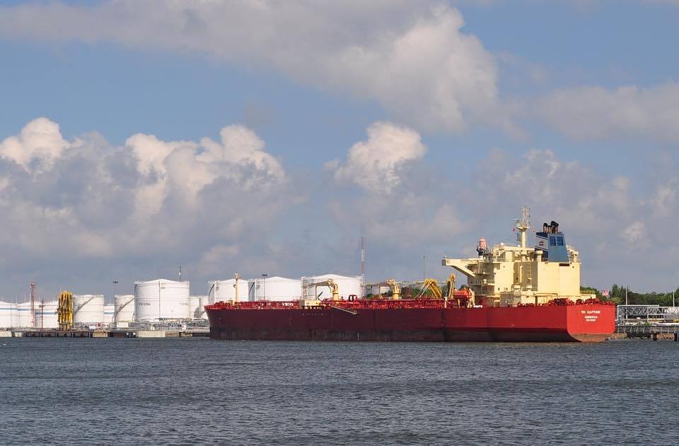 В порт Клайпеды прибыл корабль с первой партией американской нефти для Беларуси . Фото: U.S. Embassy Minsk, Belarus.