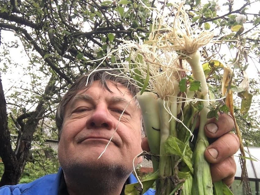 Садовод Андрей Туманов: «Свой прошлогодний порей куда вкуснее, чем свежий магазинный». Фото: личный архив Андрея Туманова