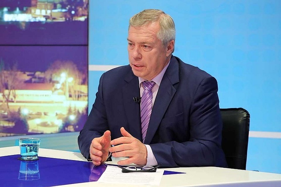 Василий Голубев на телевизионной программе "О главном". Фото: правительство РО.