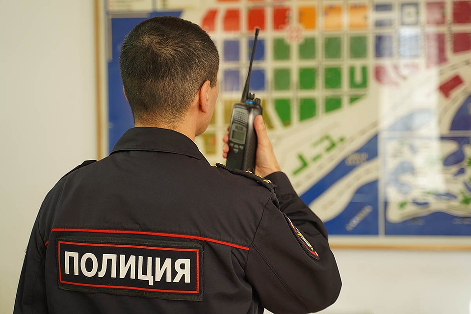 В настоящее время полиция проводит проверку и выясняет все обстоятельства случившегося.