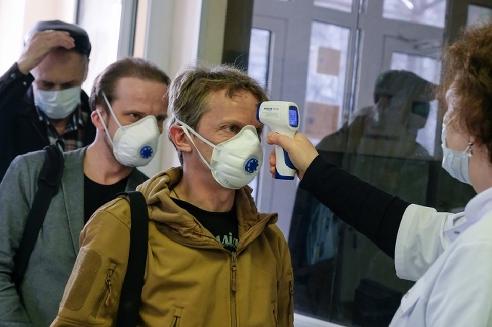 Курян просят соблюдать социальную дистанцию