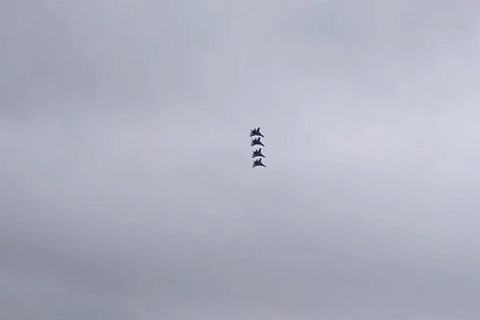 Самолеты пролетели над Ростовом. Фото: vk "Ростов Главный — новости Ростова-на-Дону"