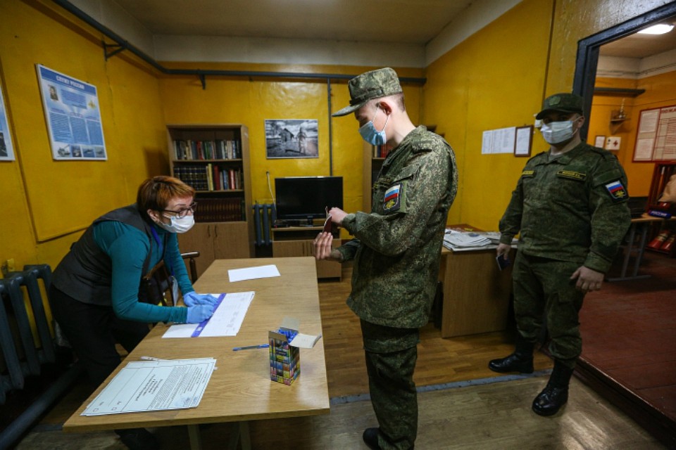 Свой выбор досрочно сделали 520 военнослужащих. Фото: пресс-служба СФ