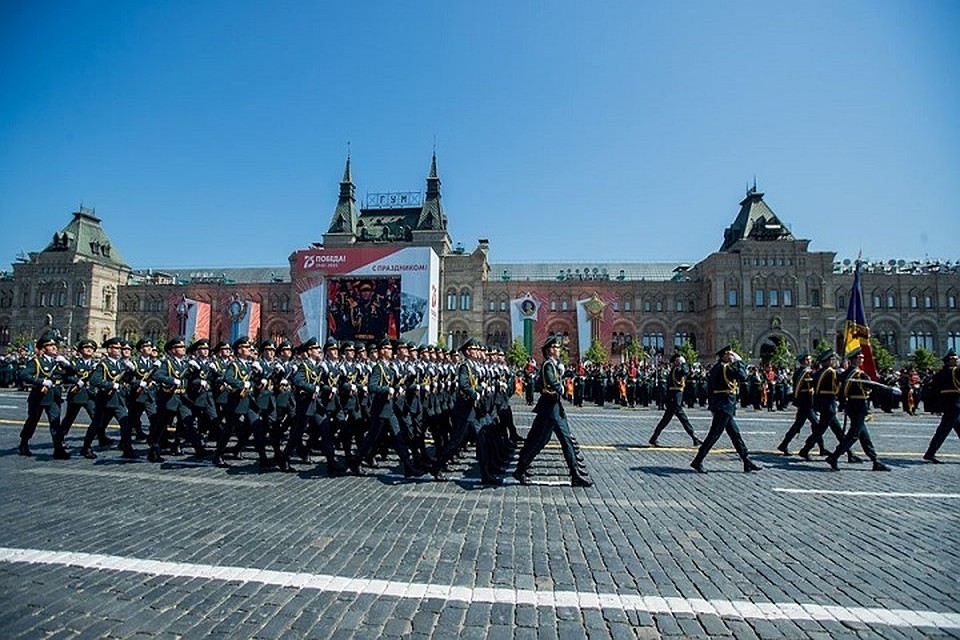 Наши солдаты прошли просто здорово! (Фото: соцсети).