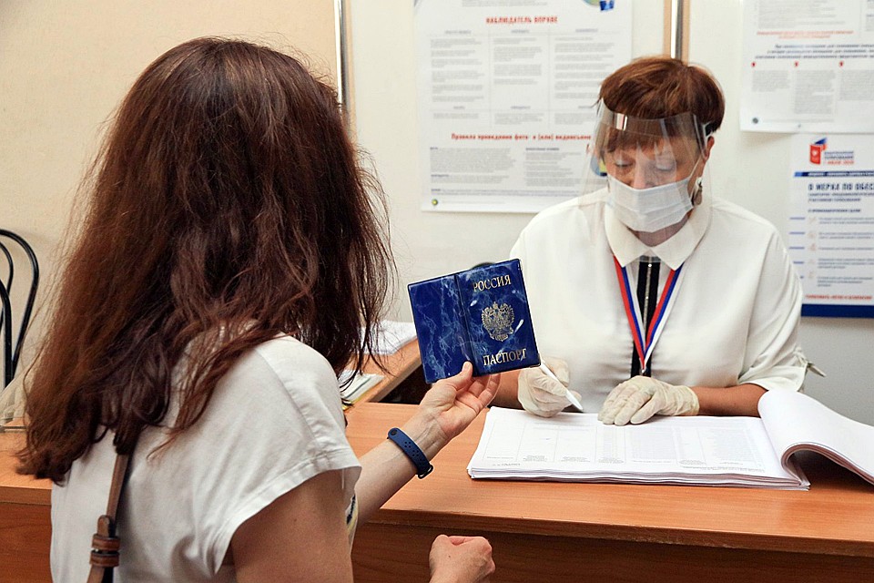 За каждым шагом на участках круглосуточно следят наблюдатели