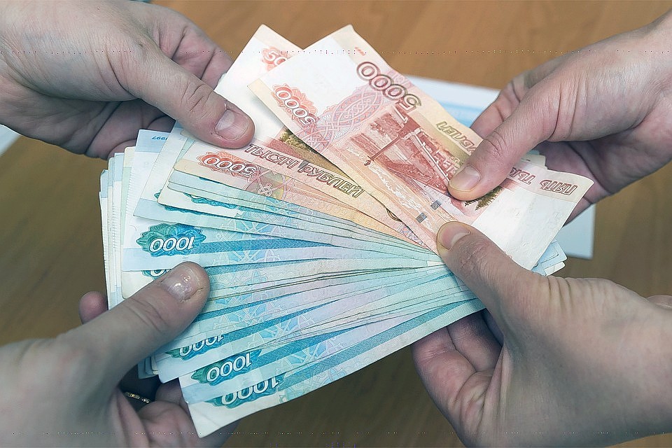 Больше всего работодатели готовы платить директору магазина обуви известной сети - от 120 тысяч рублей в месяц.