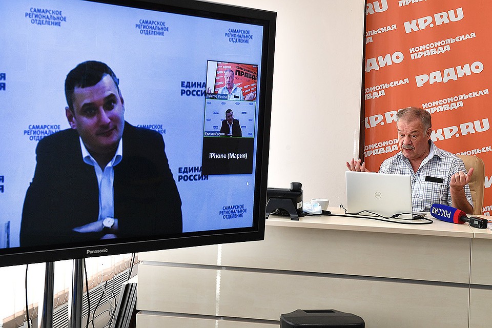 Александр Хинштейн и Александр Гамов во время прямой линии.