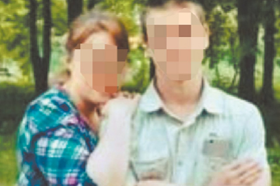 После оправдательного приговора мужчина вернулся в семью и продолжает сидеть дома с детьми.