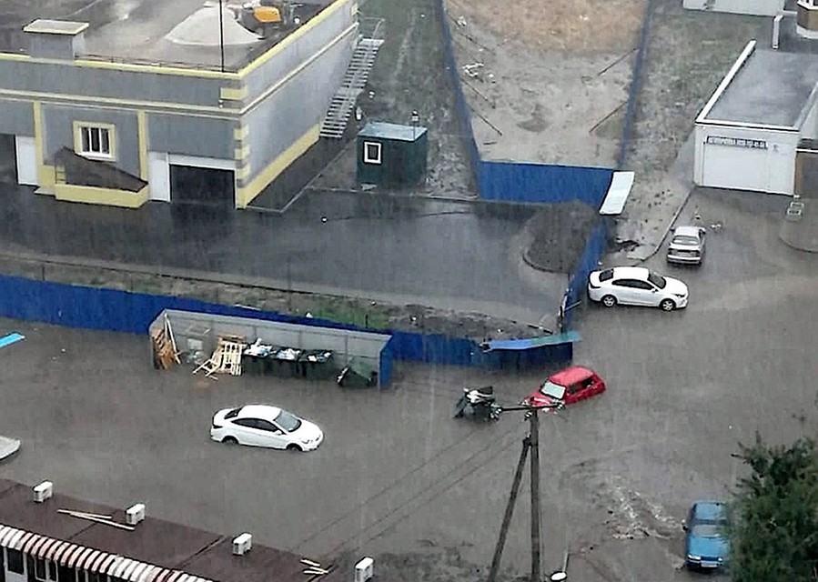 Больше всего от ливня пострадали Советский, Железнодорожный, Ленинский районы. Фото: соцсети.