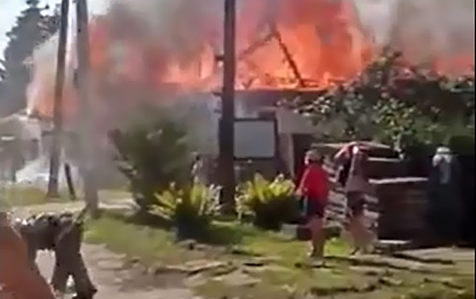 Опубликовано видео страшного пожара в поселке Неклюдово. ФОТО: "Нижний Новгород. Без цензуры"