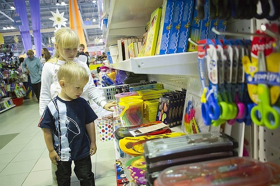 Собрать ребенка в школу сейчас недорого. А очень дорого.
